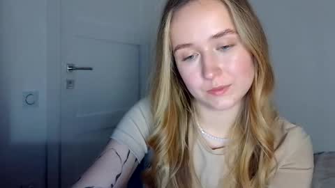 Lulu Baby18 online show from April 20, 2026, 7:37 pm