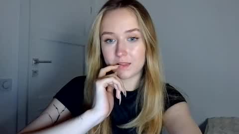 Snapshot of lulu_baby1 chatting on April 24, 2026, 5:15 pm Lulu Baby18 online show from April 24, 2026, 5:15 pm