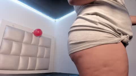 Snapshot of lulu_js_ chatting on July 17, 2026, 12:12 pm elizabeth online show from July 17, 2026, 12:12 pm