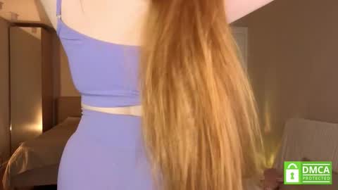 Snapshot of lulu_moons chatting on October 6, 2025, 4:59 pm Lulu online show from October 6, 2025, 4:59 pm