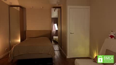 Snapshot of lulu_moons chatting on February 14, 2026, 3:42 pm Lulu online show from February 14, 2026, 3:42 pm