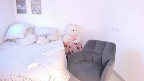 Snapshot of lulu_russell chatting on December 7, 2024, 12:24 pm LULU online show from December 7, 2024, 12:24 pm