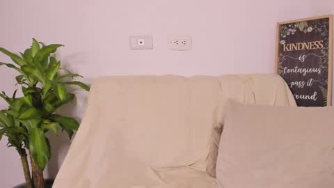 Snapshot of lulu_russell chatting on January 26, 2025, 7:10 am LULU online show from January 26, 2025, 7:10 am