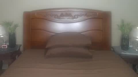 Snapshot of lulu_wild chatting on November 6, 2025, 9:43 am lulu_wild online show from November 6, 2025, 9:43 am