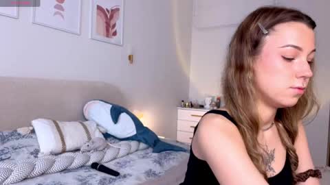 lulu berry online show from May 14, 2026, 2:40 am