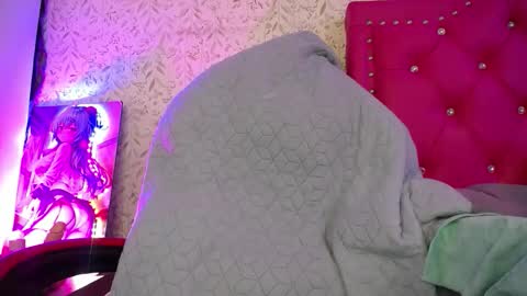 Luly online show from November 15, 2025, 4:43 am