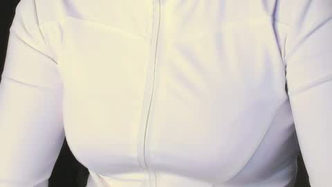Snapshot of luna1vibe chatting on August 3, 2026, 1:59 am luna1vibe online show from August 3, 2026, 1:59 am