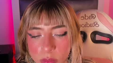 luna online show from April 15, 2026, 2:18 am