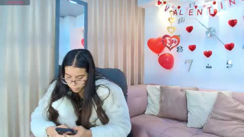 Luna And Titan  online show from February 18, 2026, 3:46 am