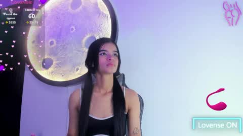 luna_bella_23 online show from June 2, 2026, 5:53 am
