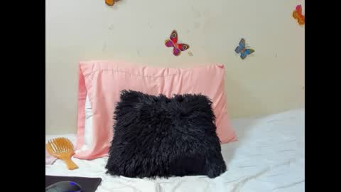 Luna online show from March 10, 2026, 6:35 pm