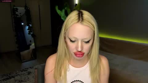 luna_beverly online show from April 16, 2026, 10:34 pm