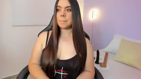 L U N A  online show from June 19, 2026, 12:42 pm