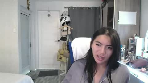 Luna Fox online show from May 1, 2026, 12:04 am