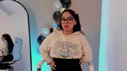 luna_cute14 online show from December 18, 2025, 12:55 pm