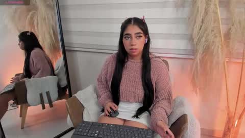 luna_cute14 online show from March 18, 2026, 9:51 pm