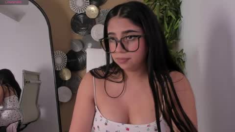 Snapshot of luna_cute14 chatting on April 23, 2026, 4:42 pm luna_cute14 online show from April 23, 2026, 4:42 pm