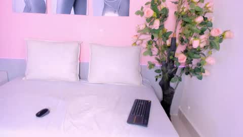 Snapshot of luna_diaz1 chatting on February 24, 2026, 7:45 pm luna_diaz1 online show from February 24, 2026, 7:45 pm