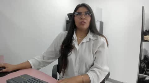 Snapshot of luna_dumont chatting on October 13, 2025, 11:21 am luna online show from October 13, 2025, 11:21 am