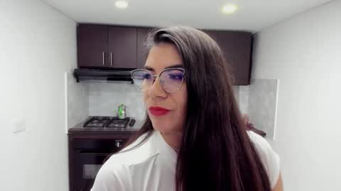 Snapshot of luna_dumont chatting on October 28, 2025, 11:14 am luna online show from October 28, 2025, 11:14 am