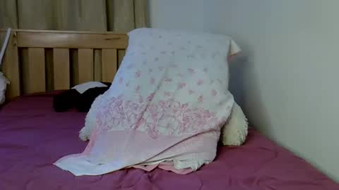 maskedmalkia online show from February 7, 2026, 7:12 am