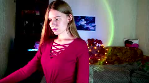 Snapshot of luna_evan chatting on October 27, 2025, 9:57 am luna_evan online show from October 27, 2025, 9:57 am