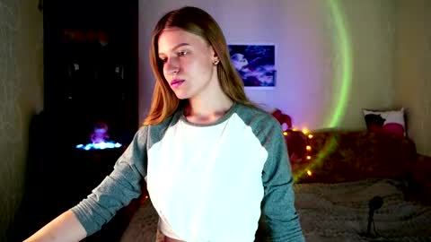 Snapshot of luna_evan chatting on November 18, 2025, 7:57 am luna_evan online show from November 18, 2025, 7:57 am