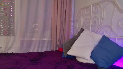 Luna online show from March 19, 2026, 3:38 pm