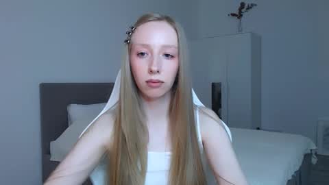 Snapshot of luna_insanity chatting on October 3, 2025, 8:06 pm Luna online show from October 3, 2025, 8:06 pm