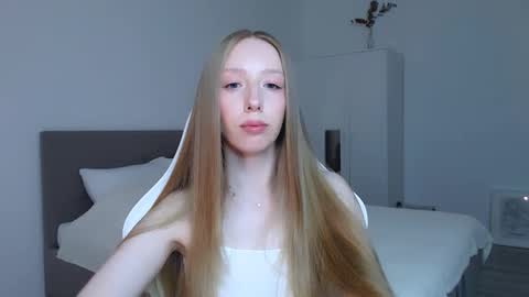 Snapshot of luna_insanity chatting on October 28, 2025, 8:11 pm Luna online show from October 28, 2025, 8:11 pm