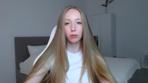 Snapshot of luna_insanity chatting on November 2, 2025, 7:16 pm Luna online show from November 2, 2025, 7:16 pm