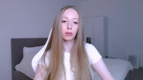 Luna online show from February 4, 2026, 9:09 pm