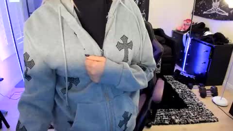 Luna online show from May 28, 2026, 10:07 pm