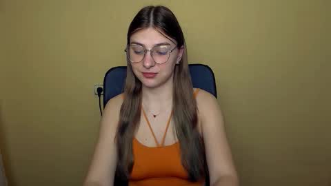 Luna online show from November 25, 2025, 8:36 am