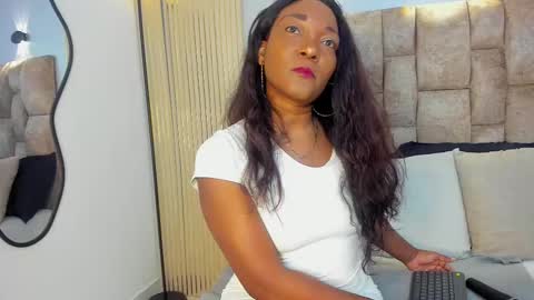Snapshot of luna_moretti chatting on September 16, 2025, 11:55 am luna moretti online show from September 16, 2025, 11:55 am