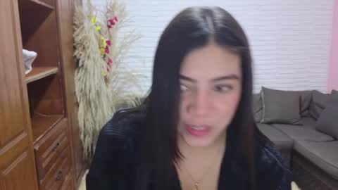 luna_rousse26 online show from June 4, 2026, 1:28 pm