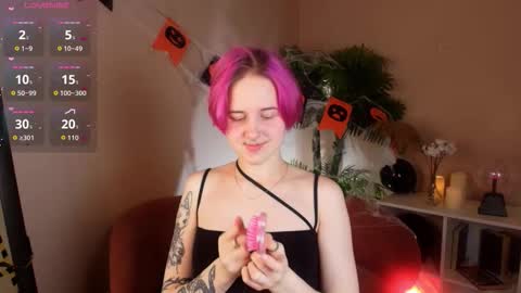 Snapshot of luna_son chatting on October 23, 2025, 9:24 pm Luna online show from October 23, 2025, 9:24 pm