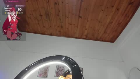 luna_velveth1 online show from April 9, 2026, 10:31 am