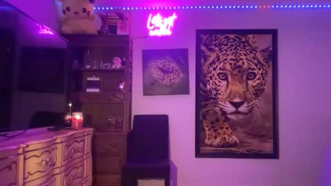 lunaa_11 online show from January 9, 2026, 9:49 pm