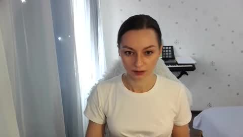 Snapshot of lunaa_bluee chatting on October 31, 2025, 9:32 am lunaa_bluee online show from October 31, 2025, 9:32 am