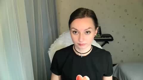 Snapshot of lunaa_bluee chatting on November 8, 2025, 8:40 pm lunaa_bluee online show from November 8, 2025, 8:40 pm