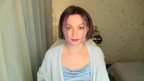 lunaa_bluee online show from April 23, 2026, 9:39 pm
