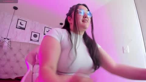 Luna online show from March 22, 2026, 7:06 pm