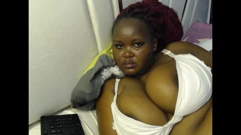 lunabloom01 online show from January 10, 2026, 9:11 am