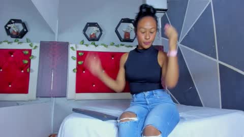 Luna online show from February 4, 2026, 8:25 pm