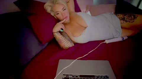 Luna Daddys Girl online show from June 27, 2026, 9:53 pm