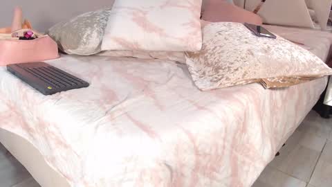 LUNA online show from December 22, 2024, 7:31 pm