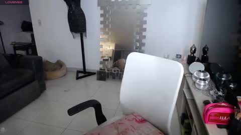 lunagardners online show from September 17, 2025, 2:57 am