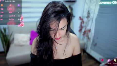 Luna online show from April 7, 2026, 1:50 am