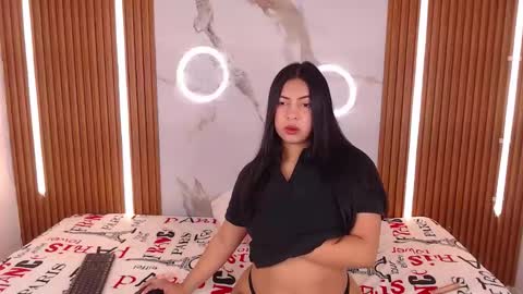 Snapshot of lunagomez25_ chatting on October 28, 2025, 12:19 pm Luna online show from October 28, 2025, 12:19 pm